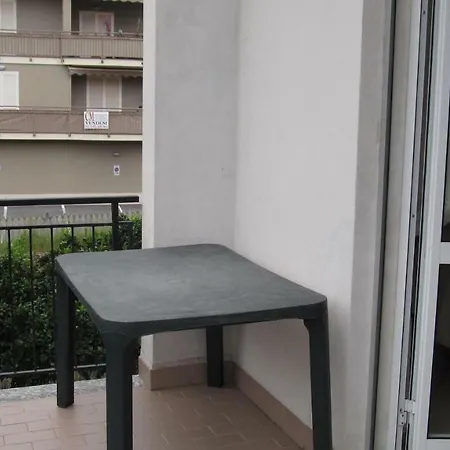 Laura * Diano Marina