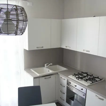 아파트 Laura 디아노마리나