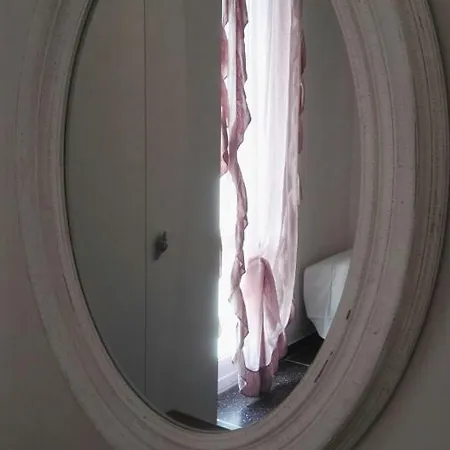 Laura دْيانو مارينا