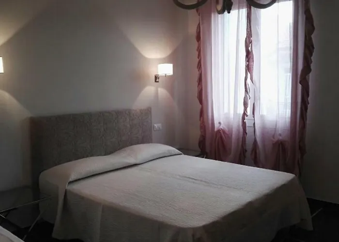 公寓 Laura 迪亚诺马里纳