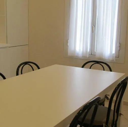 Laura * Diano Marina